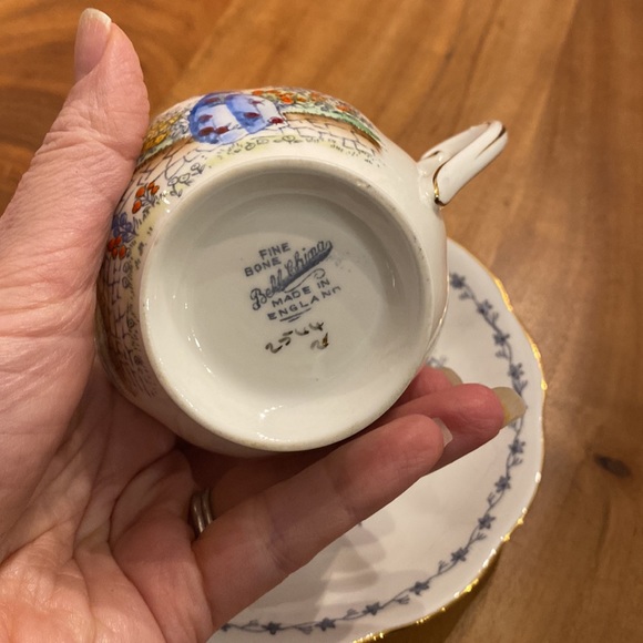 Vintage Fine Bone Bell China Tea Cup and Saucer - Picture 7 of 11